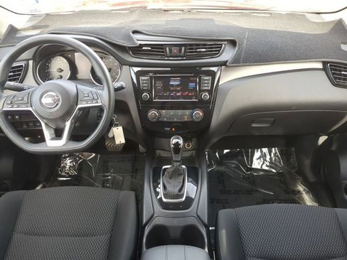 Certified 2022 Nissan Rogue Sport S image 15