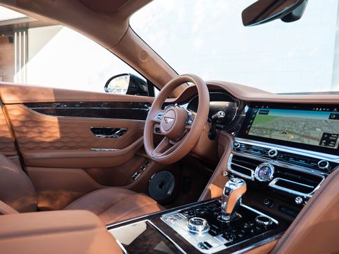 Used 2025 Bentley Flying Spur Plug-In Hybrid AWD/4WD image 63