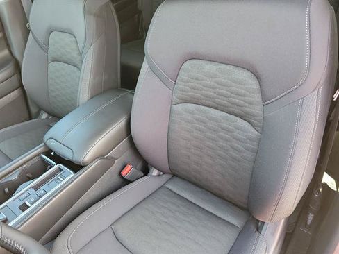 Used 2026 Nissan Pathfinder SV FWD image 5