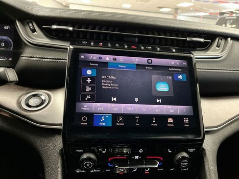 Used 2023 Jeep Grand Cherokee L Limited image 19