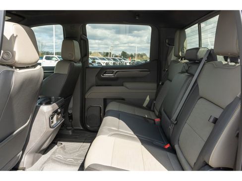 Used 2025 Chevrolet Silverado 1500 ZR2 AWD/4WD image 13