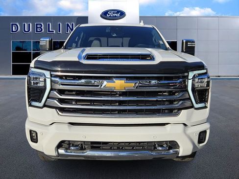 Used 2024 Chevrolet Silverado 2500 High Country w/ High Country Premium Package image 2
