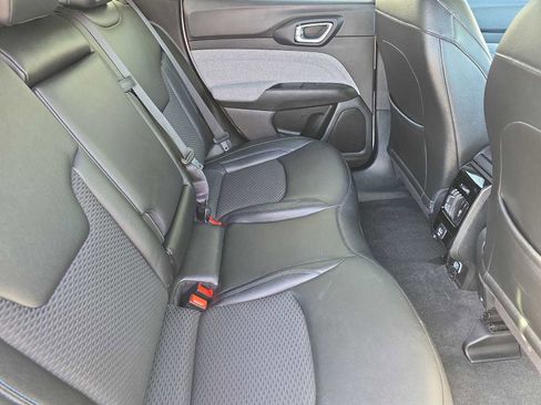 Used 2024 Jeep Compass Latitude image 16