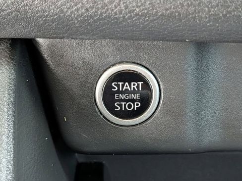 Used 2023 Nissan Rogue SV image 20