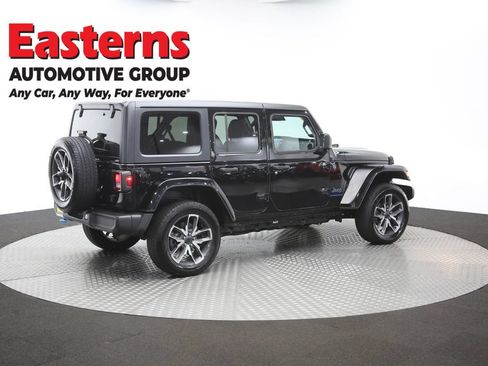 Used 2024 Jeep Wrangler Unlimited AWD/4WD image 42