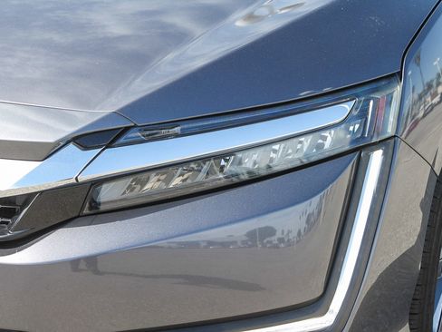 Used 2020 Honda Clarity Plug-In Hybrid image 5