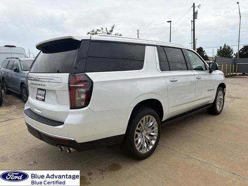 Used 2023 Chevrolet Suburban High Country w/ LPO, Illumination Package RWD image 11