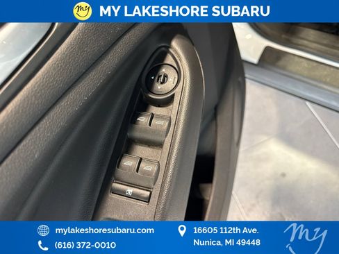 Used 2015 Ford Escape SE AWD/4WD image 12