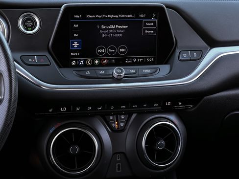 Used 2021 Chevrolet Blazer LT FWD image 23