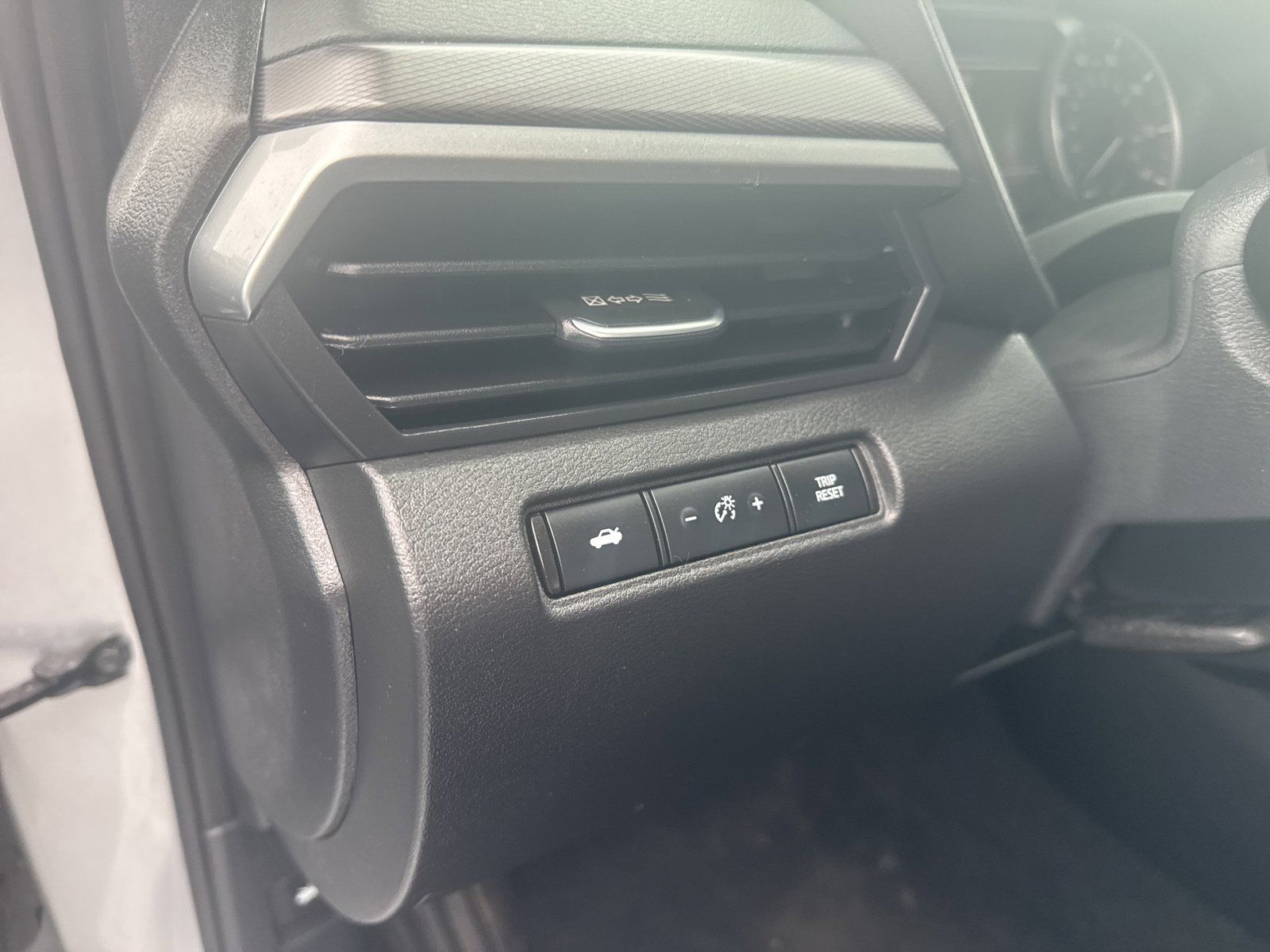 Used 2024 Nissan Altima 2.5 SR FWD image 19