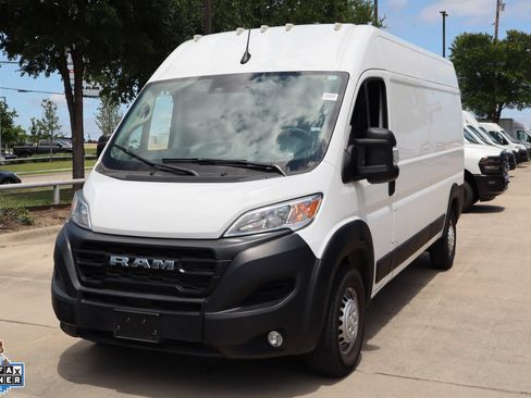 Used 2025 RAM ProMaster 2500 w/ Convenience Group FWD image 8