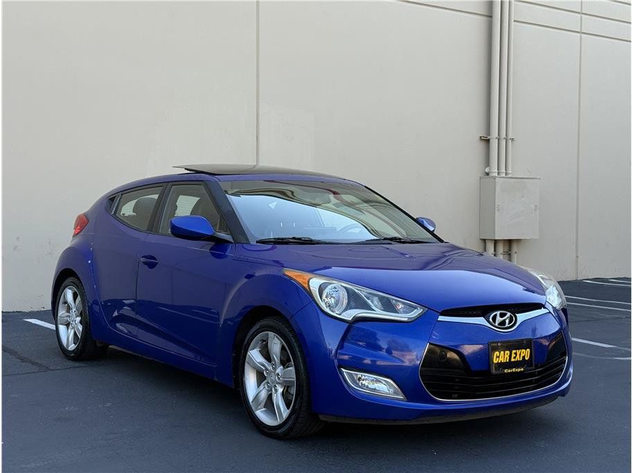 Used 2014 Hyundai Veloster w/ Style Package 02 FWD image 3