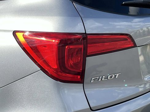 Used 2017 Honda Pilot Touring image 10