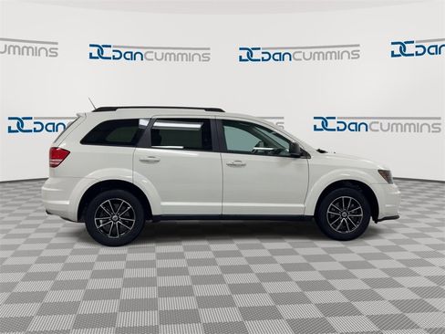 Used 2018 Dodge Journey SE w/ Popular Equipment Group image 9