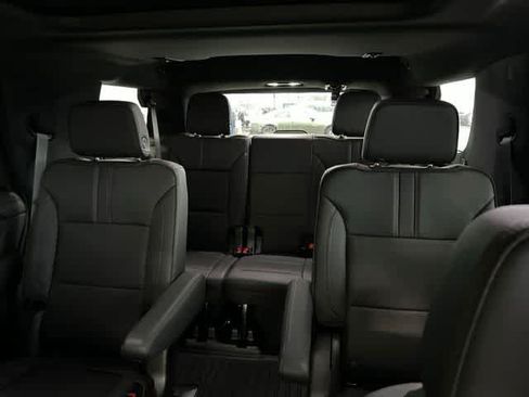 Used 2023 Chevrolet Tahoe RST w/ Luxury Package AWD/4WD image 11