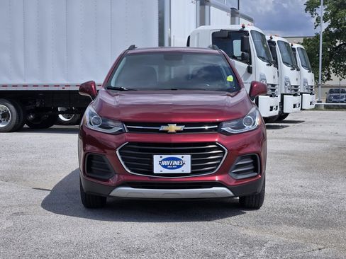 Used 2022 Chevrolet Trax LT w/ Driver Confidence Package AWD/4WD image 2