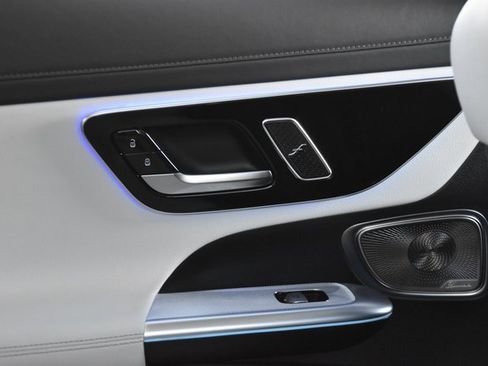 Used 2023 Mercedes-Benz GLC 300 4MATIC image 23