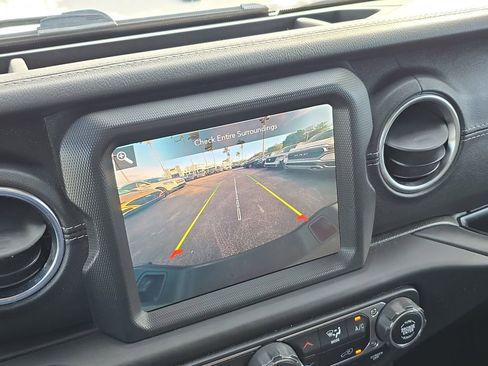 Used 2020 Jeep Gladiator Overland image 22