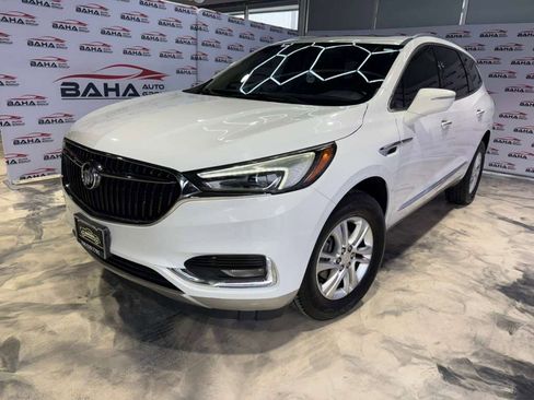 Used 2020 Buick Enclave Essence image 2