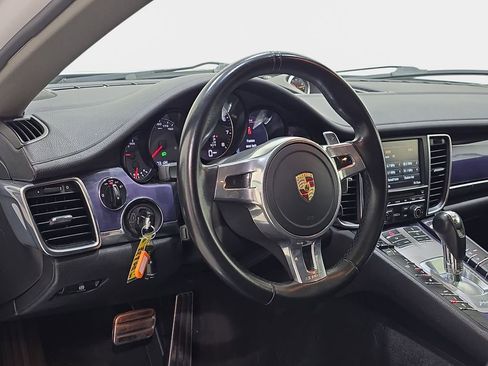 Used 2013 Porsche Panamera 4 image 19