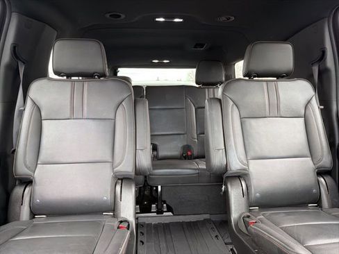 Used 2021 Chevrolet Suburban RST w/ Luxury Package image 26