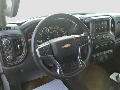 Used 2022 Chevrolet Silverado 2500 Custom w/ Custom Value Package image 14
