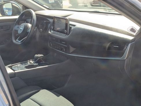 Used 2023 Nissan Rogue S image 30