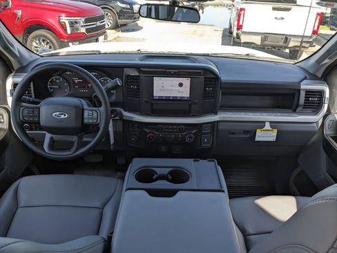 New 2025 Ford F250 XL w/ XL Chrome Package image 15