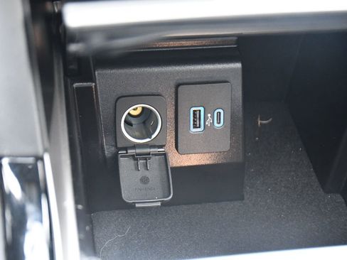 Used 2023 Ford Explorer ST-Line w/ Class IV Trailer Tow Package AWD/4WD image 29