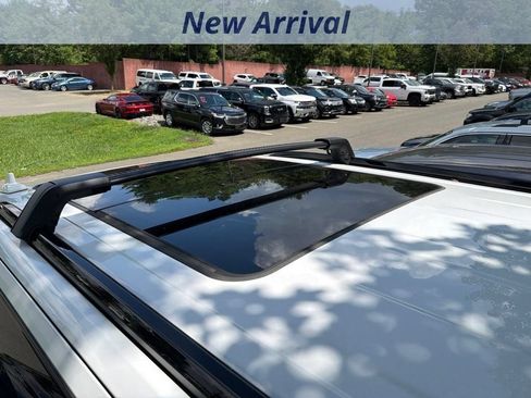 Used 2024 Chevrolet Tahoe Z71 w/ Luxury Package AWD/4WD image 8