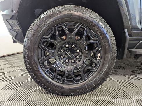 Used 2025 GMC Hummer EV 3X w/ LPO, Cargo Utility Package AWD/4WD image 16