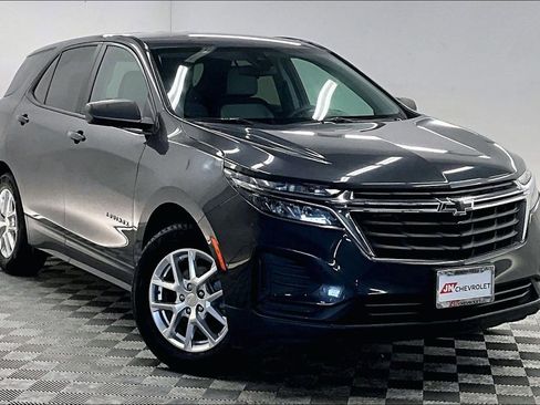 Used 2022 Chevrolet Equinox LS w/ LS Convenience Package image 11