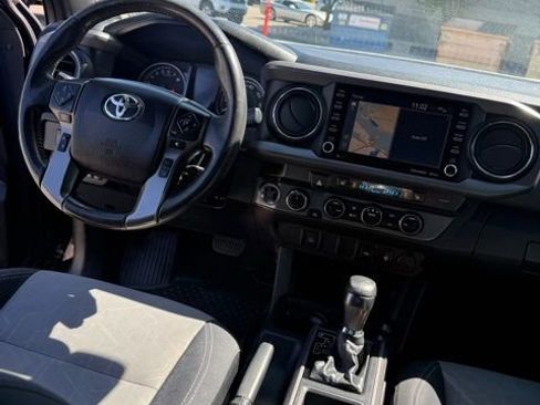 Used 2021 Toyota Tacoma TRD Off-Road w/ TRD Premium Off Road Package AWD/4WD image 26
