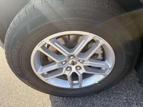 New 2026 Ford Explorer Active RWD image 34