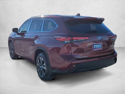 Used 2020 Toyota Highlander XLE image 7