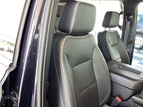 Used 2023 Chevrolet Suburban Premier AWD/4WD image 18