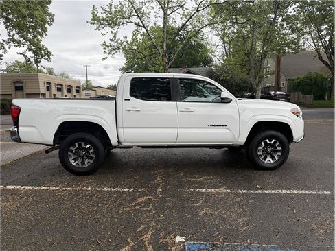 Used 2021 Toyota Tacoma SR5 image 6