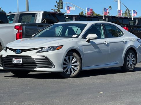 Used 2022 Toyota Camry LE FWD image 9