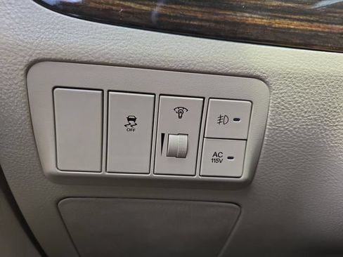 Used 2011 Hyundai Santa Fe Limited FWD image 10