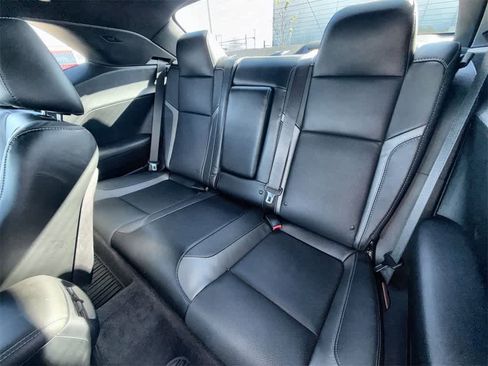 Used 2016 Dodge Challenger SXT Plus image 10