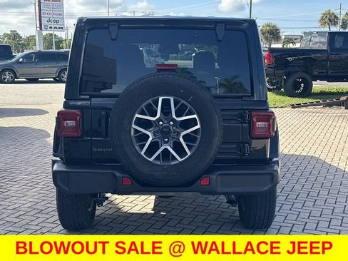 Used 2026 Jeep Wrangler Unlimited Sahara AWD/4WD image 9