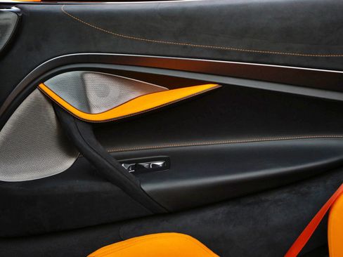 Used 2024 McLaren 750S Spider RWD image 14