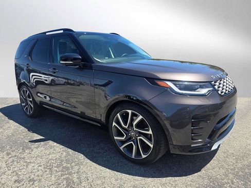 Used 2025 Land Rover Discovery Metropolitan Edition AWD/4WD image 7