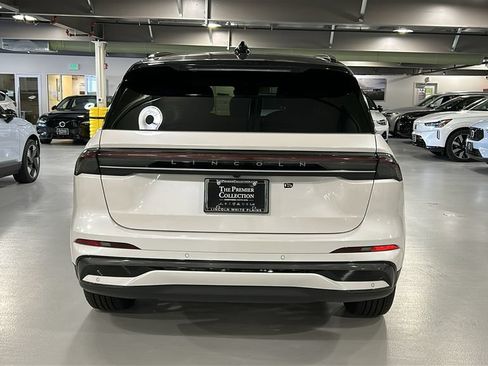 Used 2026 Lincoln Nautilus Reserve w/ Jet Appearance Package AWD/4WD image 5