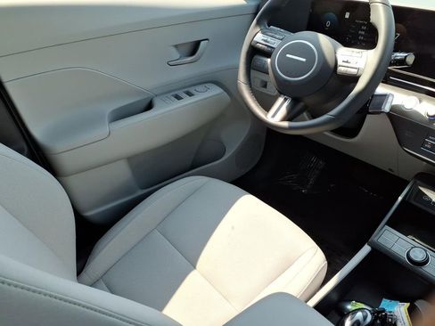 Used 2025 Hyundai Kona SEL FWD image 9