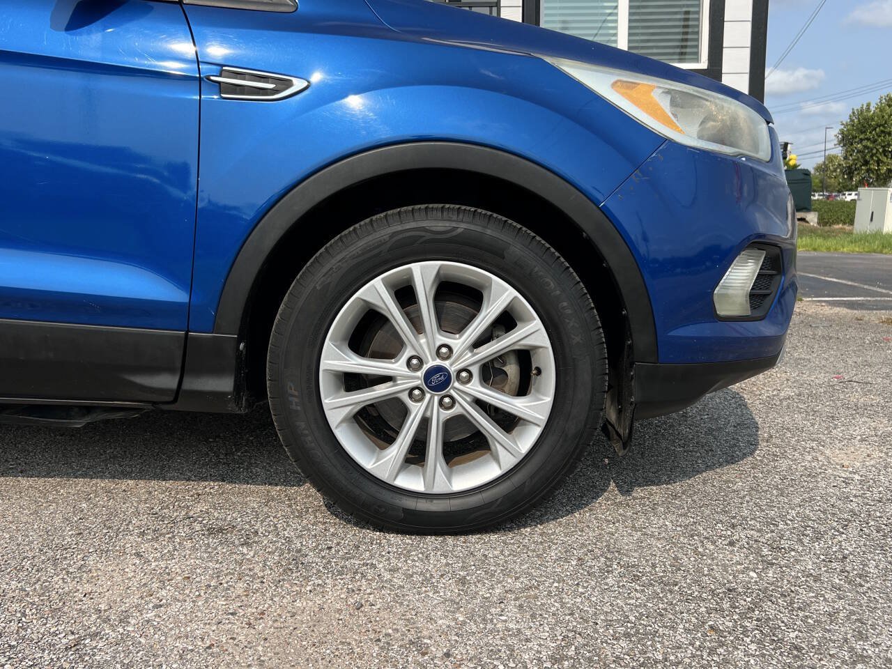 Used 2017 Ford Escape SE FWD image 14