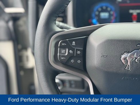 Used 2025 Ford Bronco Badlands image 14