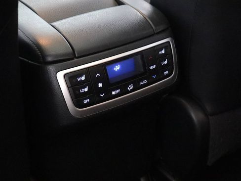 Used 2018 Toyota Highlander Limited Platinum AWD/4WD image 12