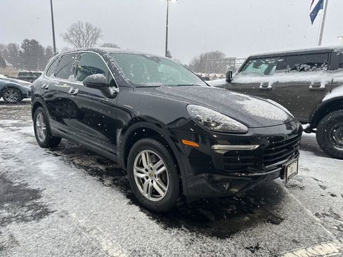 Used 2016 Porsche Cayenne image 1