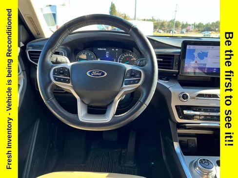 Used 2022 Ford Explorer XLT AWD/4WD image 11